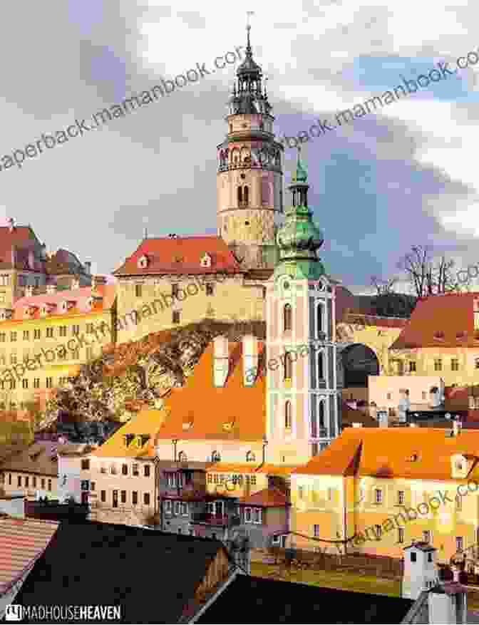 A View Of The Historic Town Of Cesky Krumlov, Czech Republic With Its Iconic Castle And Riverfront Buildings Linz: 10 Tourist Attractions Easy Day Trips