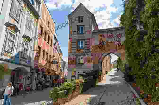 A View Of The Historic Town Of Steyr, Austria With Its Colorful Buildings And Riverfront Promenade Linz: 10 Tourist Attractions Easy Day Trips